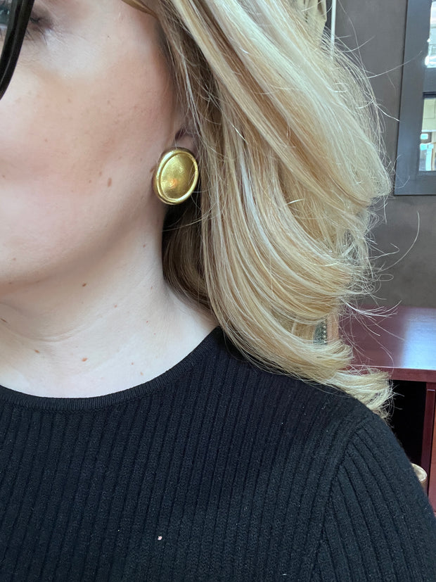 De Vroomen Clip On Oval Hammered Earrings 18KY