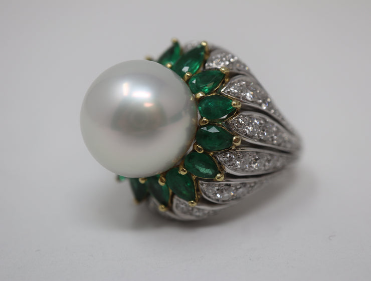18K 15mm South Sea Pearl & Emerald Diamond Ring