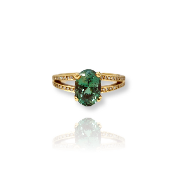 Oval Alexandrite & Pave Diamond Split Shank Ring 1.90CT, .38DTW 18KY