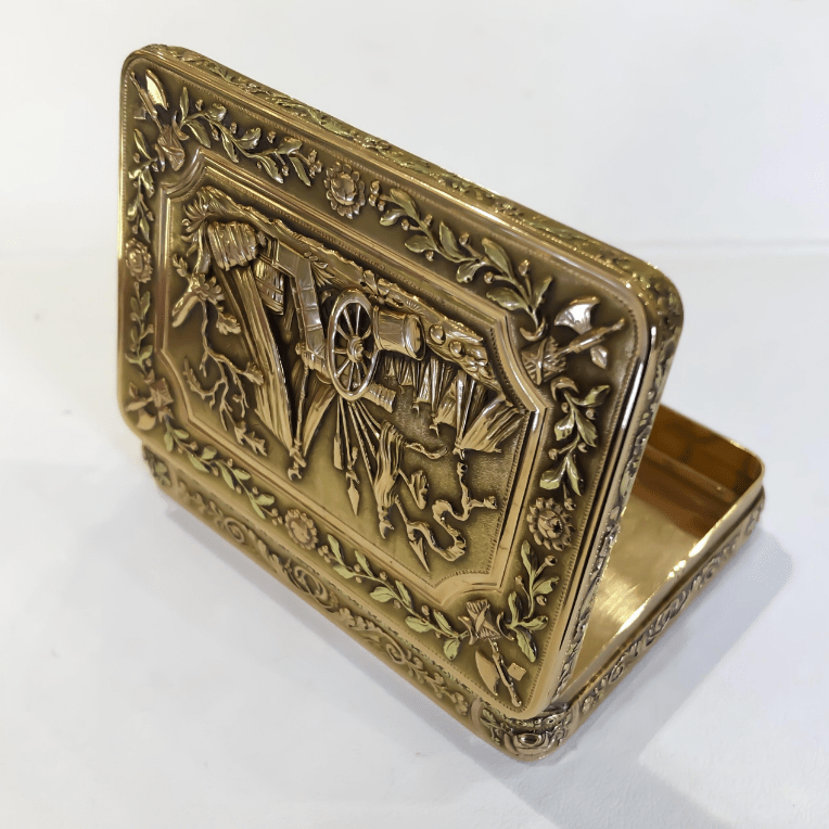 18KY 1820 Russian Tri-Color Snuff Box 110 DWT – Mark Areias J,
