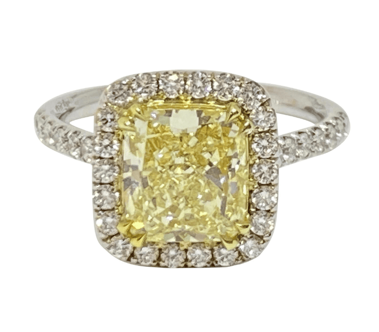 Mark Areias Jewelers Jewellery & Watches Cushion Light Fancy Yellow and Round Diamond Solitaire Ring 18 Karat 2.51 CT VS1