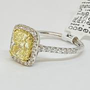 Mark Areias Jewelers Jewellery & Watches Cushion Light Fancy Yellow and Round Diamond Solitaire Ring 18 Karat 2.51 CT VS1
